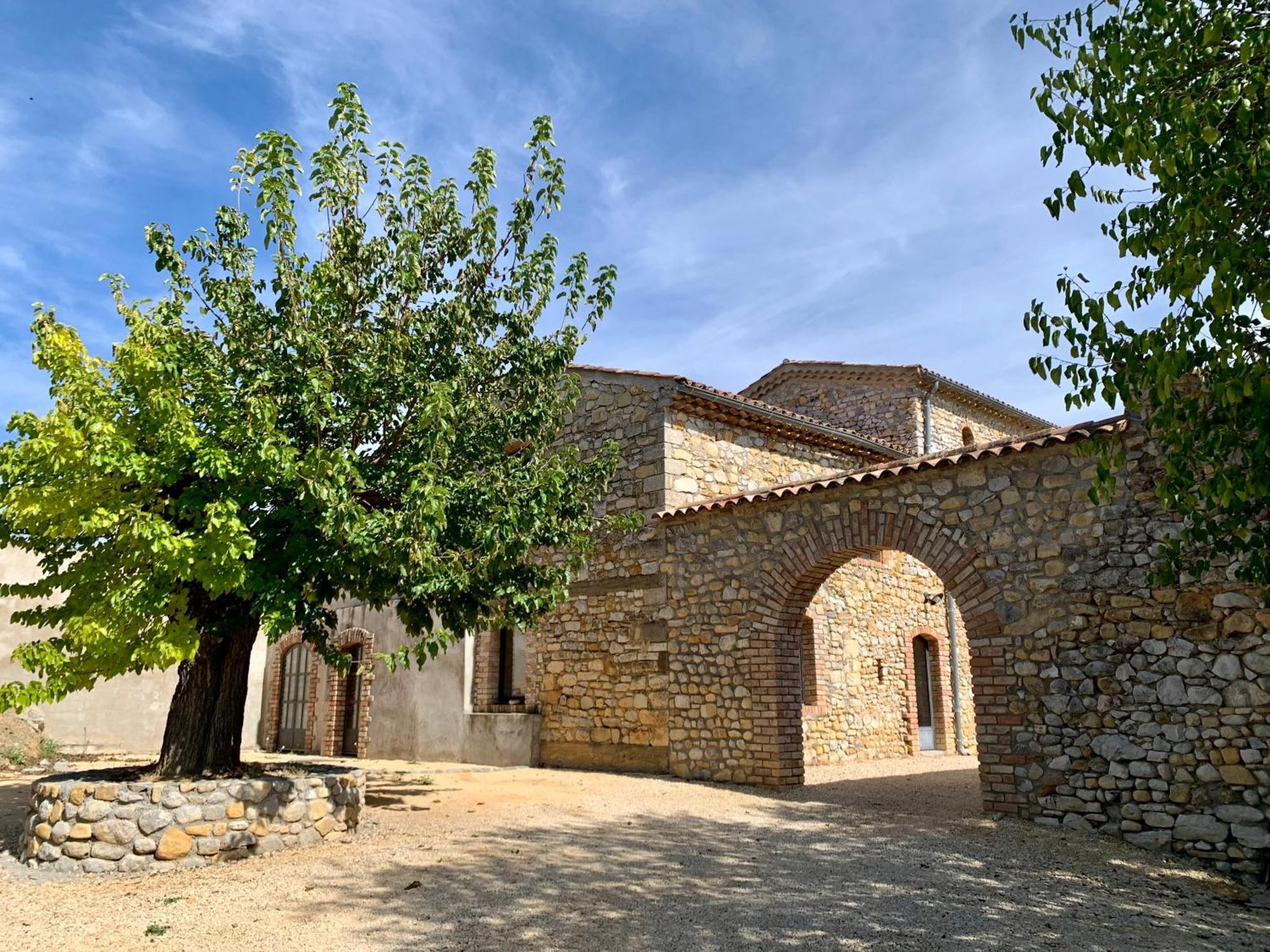 Mas Des Terres Rouges Villa Vezenobres Exterior photo